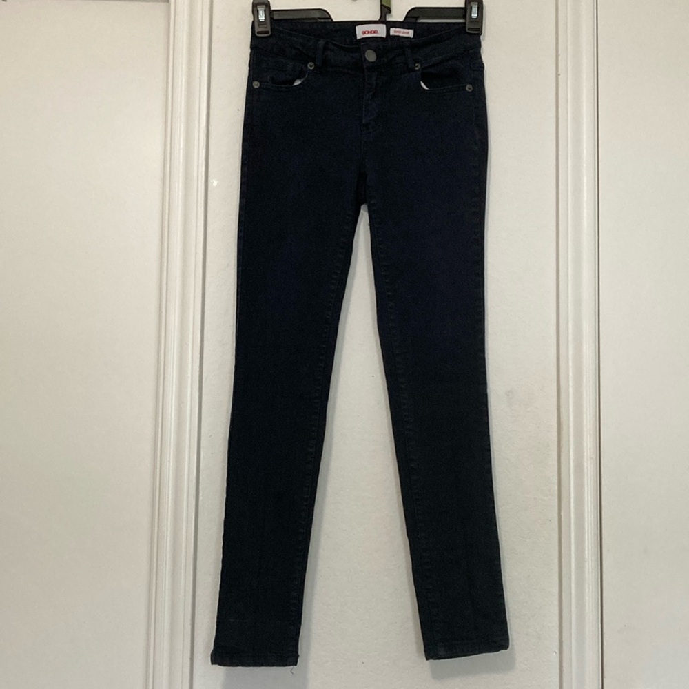 Bongo size 4 skinny jeans, slight stretch. Dark rich blue/ black color